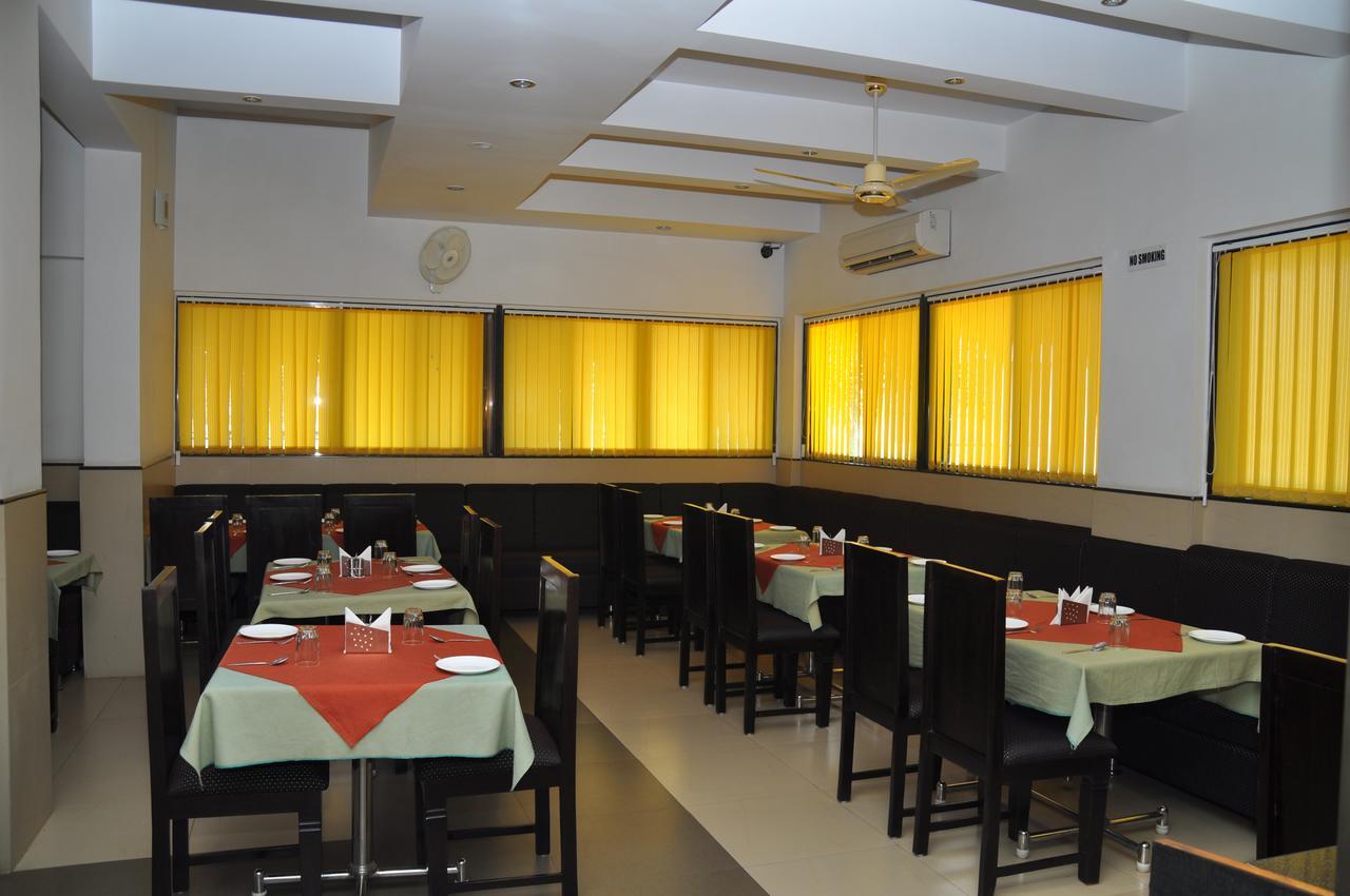 Hotel Excellency Inn Nashik Exterior foto